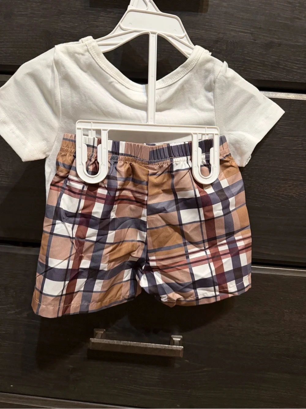 N/A white short